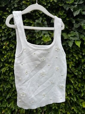Love Tree Juniors White Tank Top Beaded Floral Size XS